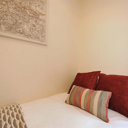 Gail'S Guest House Barry Pokoj fotografie